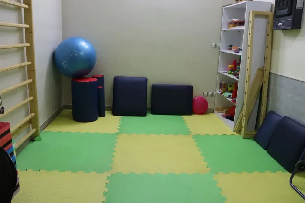 occupational-therapy-centers-in-the-south-of-tehran.1-1024x683.webp