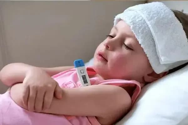 تب-در-کودکان؛-علت-و-علائم-و-انواع-تب-در-اطفال-تصویر-2-1.webp