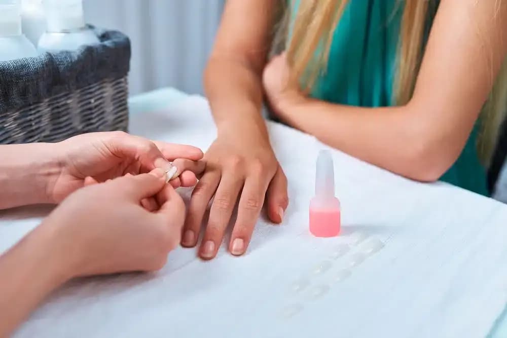 nail-implantation-and-the-risk-of-infection.webp