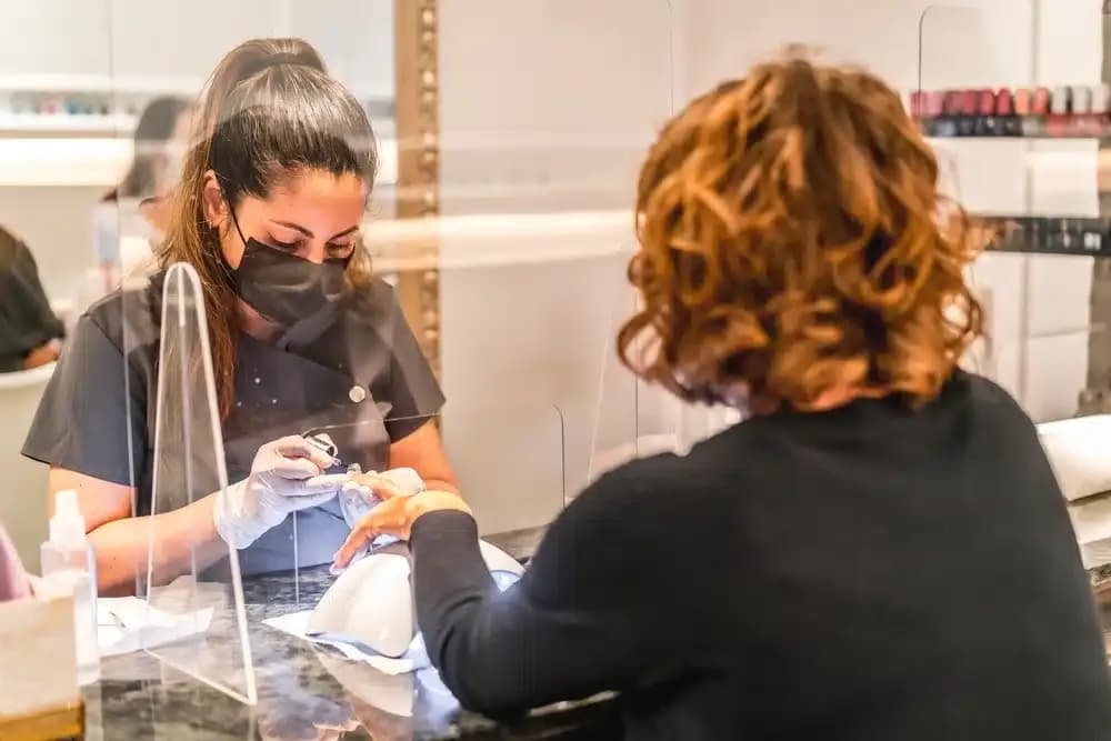 nail-implants-and-cancer.2.webp